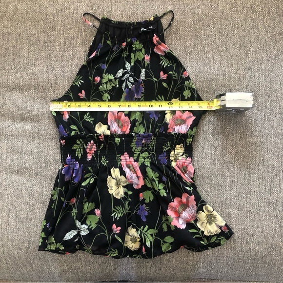 EXPRESS FLORAL PRINT RAZORBACK CROP TOP BUTTON CLOSE KEYHOLE SMOCKED WAIST SMALL - Picture 3 of 6